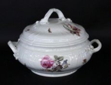 A LARGE TUREEN WITH COVER ''NEUZIERAT'' KPM Berlin, 20th century Fine painting with