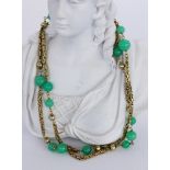 A BYZANTINE CHAIN 585/000 yellow gold with interlinks in gold and chrysoprase. 77.5 cm