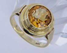 A LADIES RING 585/000 yellow gold with citrine. Ring size 55, gross weight approx. 3.7