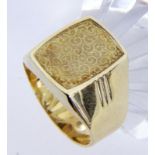 A MEN'S RING 585/000 yellow gold. Ring size 61, gross weight approx. 7.8 grams. Keywords: