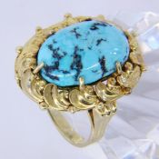 A LADIES RING 585/000 yellow gold with turquoise. Ring size 57, gross weight approx. 7.4