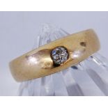 AN ANTIQUE WEDDING RING 585/000 yellow gold with an old-cut diamond of approximately