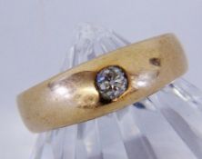 AN ANTIQUE WEDDING RING 585/000 yellow gold with an old-cut diamond of approximately