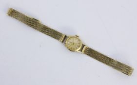 A LADIES WRISTWATCH ''CYMA'' Strap 585/000 yellow gold, gilt case. 17.5 cm long. Gross