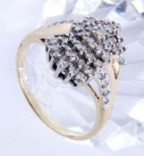 A LADIES RING 585/000 yellow gold with brilliant cut diamonds. Ring size 57, gross weight approx.