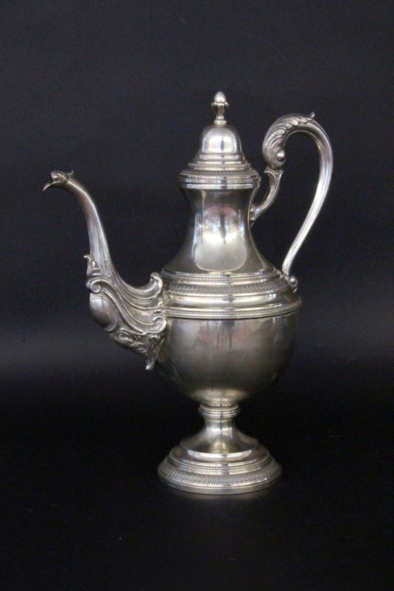 A COFFEE POT Italy, after 1900 Silver 800. Hallmarked. 28.5 cm high, approx. 685 grams.