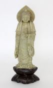 STEHENDER BUDDHA MIT ATTRIBUTWohl China, Qing Dynastie Speckstein mit Lotussckel aus Ebenholz. H.