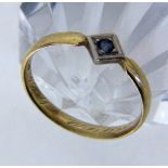 DAMENRING585/000 Gelb- und Weissgold mit Saphir. Ringgr. 57, Brutto ca. 2,2gA LADIES RING 585/000