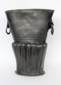 SCHIRMSTÄNDER, Zinn. H.49cmAN UMBRELLA STAND, pewter. 49 cm high. Keywords: miscellaneous pieces,