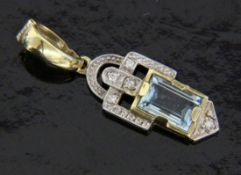 ANHÄNGER MIT CLIP585/000 Gelbgold mit Aquamarin und Brillantbesatz. Ca. 12x35mm, Brutto ca. 4gA