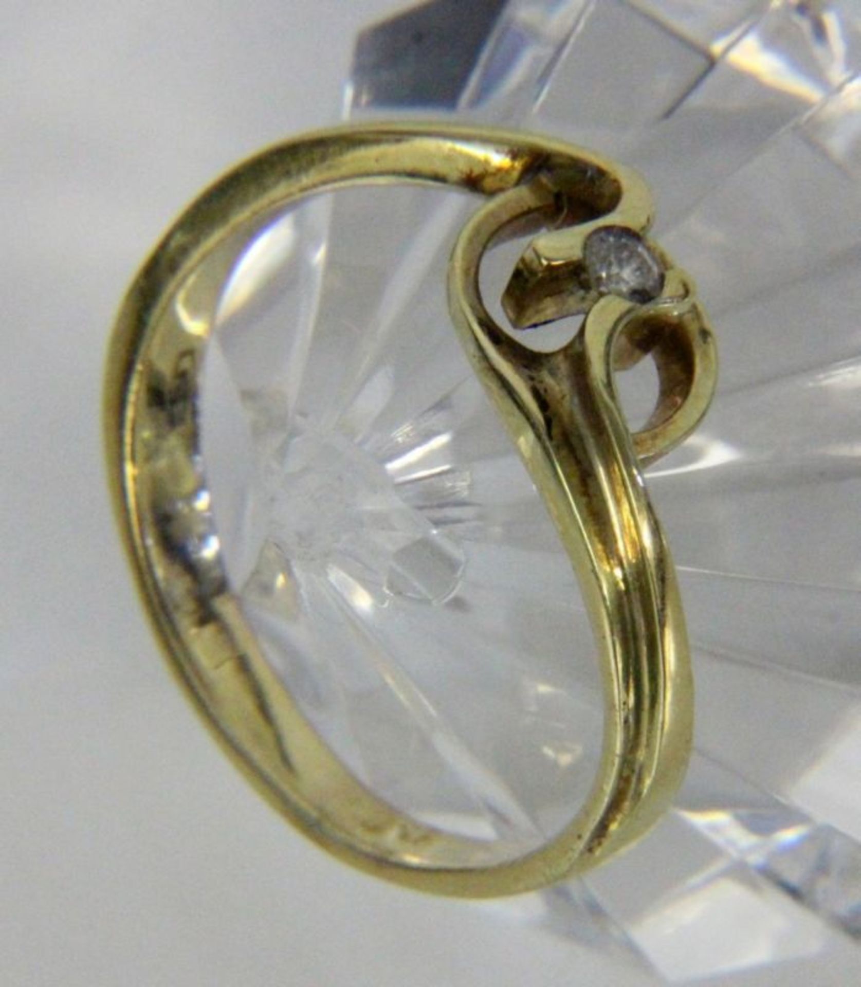 DAMENRING585/000 Gelbgold mit Brillant. Ringgr. 61, Brutto ca. 3,78gA LADIES RING 585/000 yellow