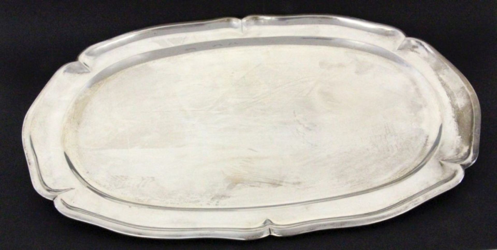 SILBERTABLETTMexico, 20.Jh. 925/000 Sterling Silber. 61x34,5cm, ca. 1367g. Gest.A SILVER TRAY