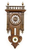 WANDUHR MIT WETTERSTATIONum 1900 Beschnitztes Holzgehäuse mit Uhr, Thermometer und Barometer. H.