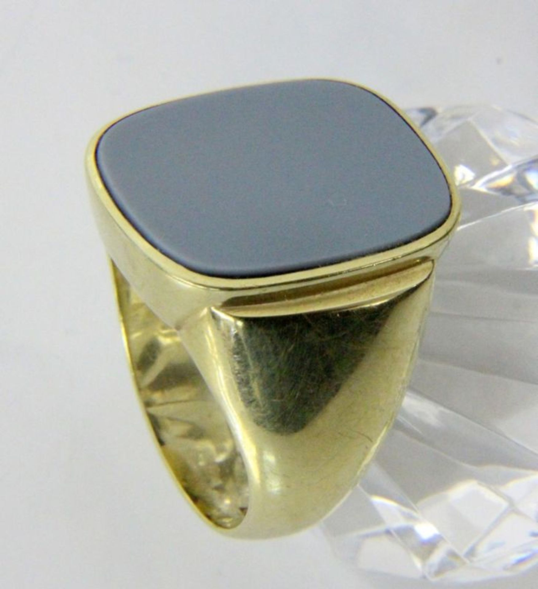 HERRENRING585/000 Gelbgold mit Lagenstein. Ringgr. 63, Brutto ca. 11gA MEN'S RING 585/000 yellow