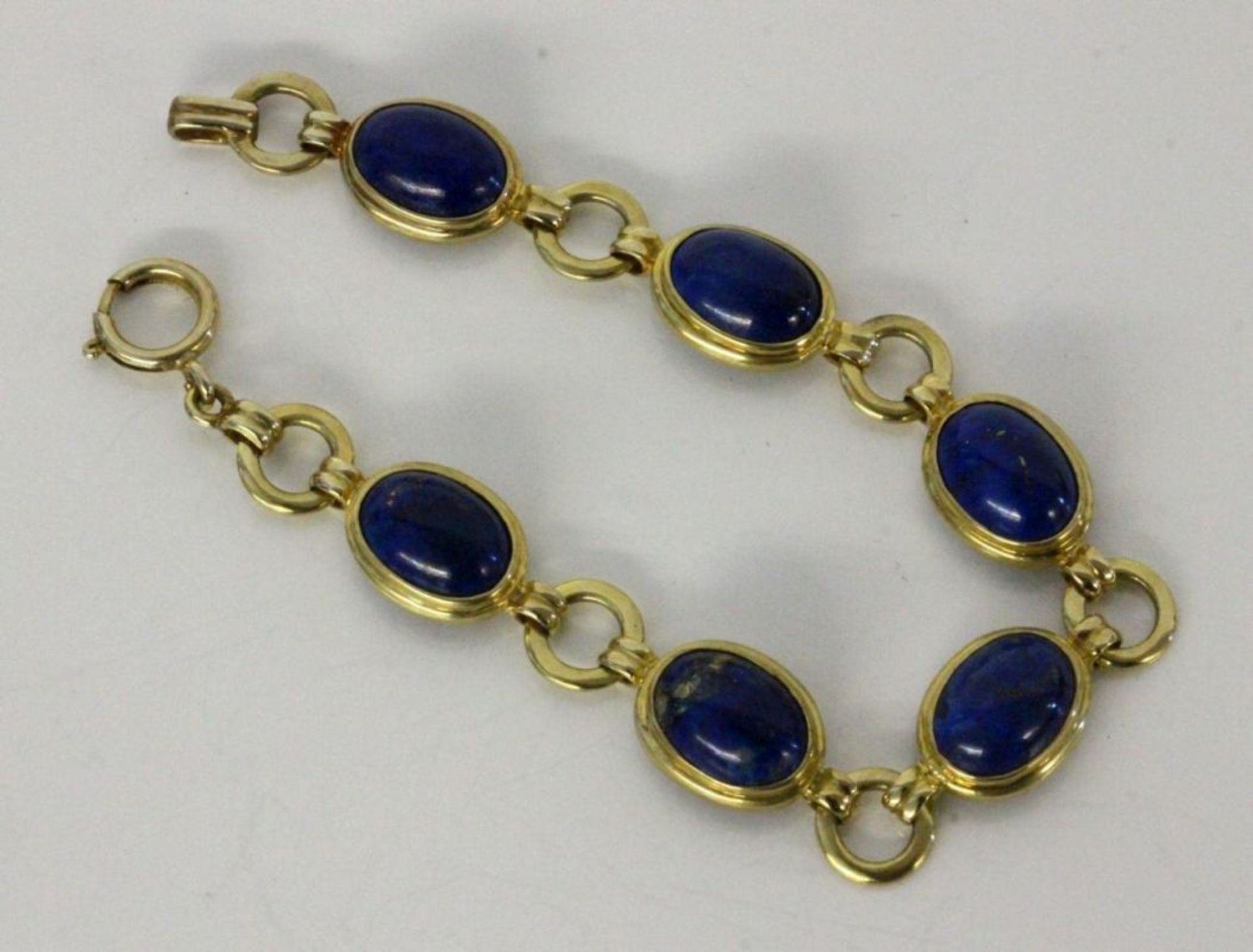 ARMBANDSilber vergoldet mit Lapislazuli. L.18cmA BRACELET Silver, gold-plated with lapis lazuli.