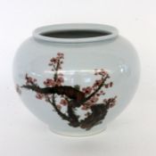 VASEChina Porzellan mit grauer Glasur und farbig gemalten Kirschblütenzweigen. Gemarkt. H.20cm, D.
