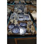 3 TRAYS OF BLUE & WHITE WILLOW PATTERN TABLE WARE - VARIOUS MAKERS