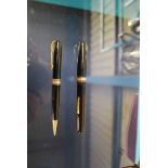 1950'S/60'S WATERMAN FOUNTAIN PEN WITH 14K GOLD NIB & MATCHING PROPELLING PENCIL
