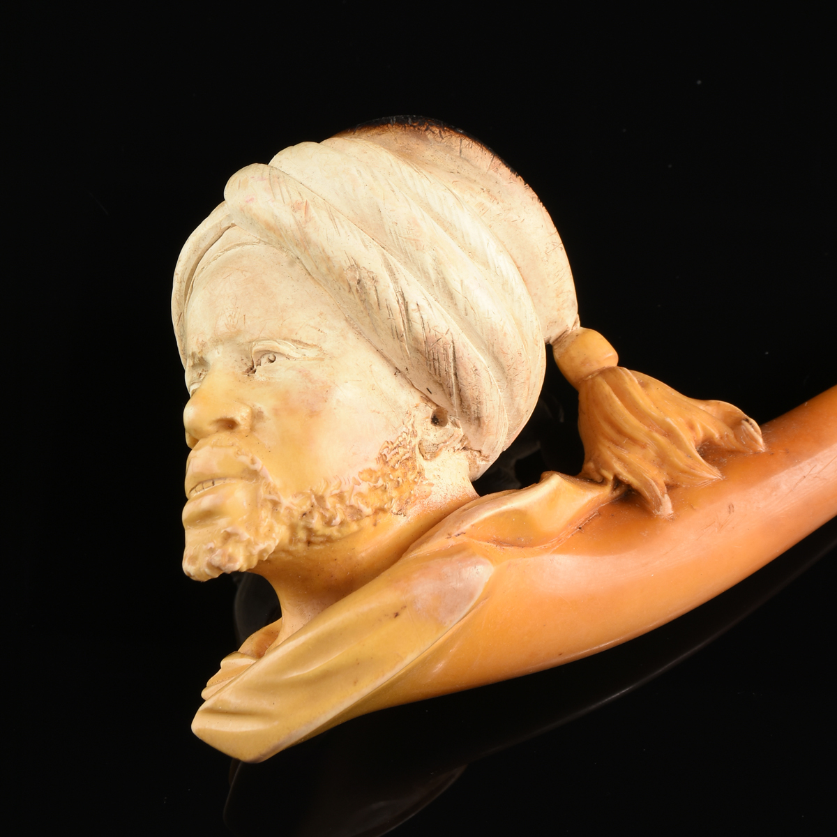 A GROUP OF THREE MEERSCHAUM TOBACCO PIPES, LATE 19TH/EARLY 20TH CENTURY, carved in the form of a - Image 8 of 9