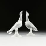 A PAIR OF LALIQUE FROSTED AND CLEAR CRYSTAL SEAGULL BIRD FIGURINES, "Chloe" AND "Daphnis", LATE 20TH