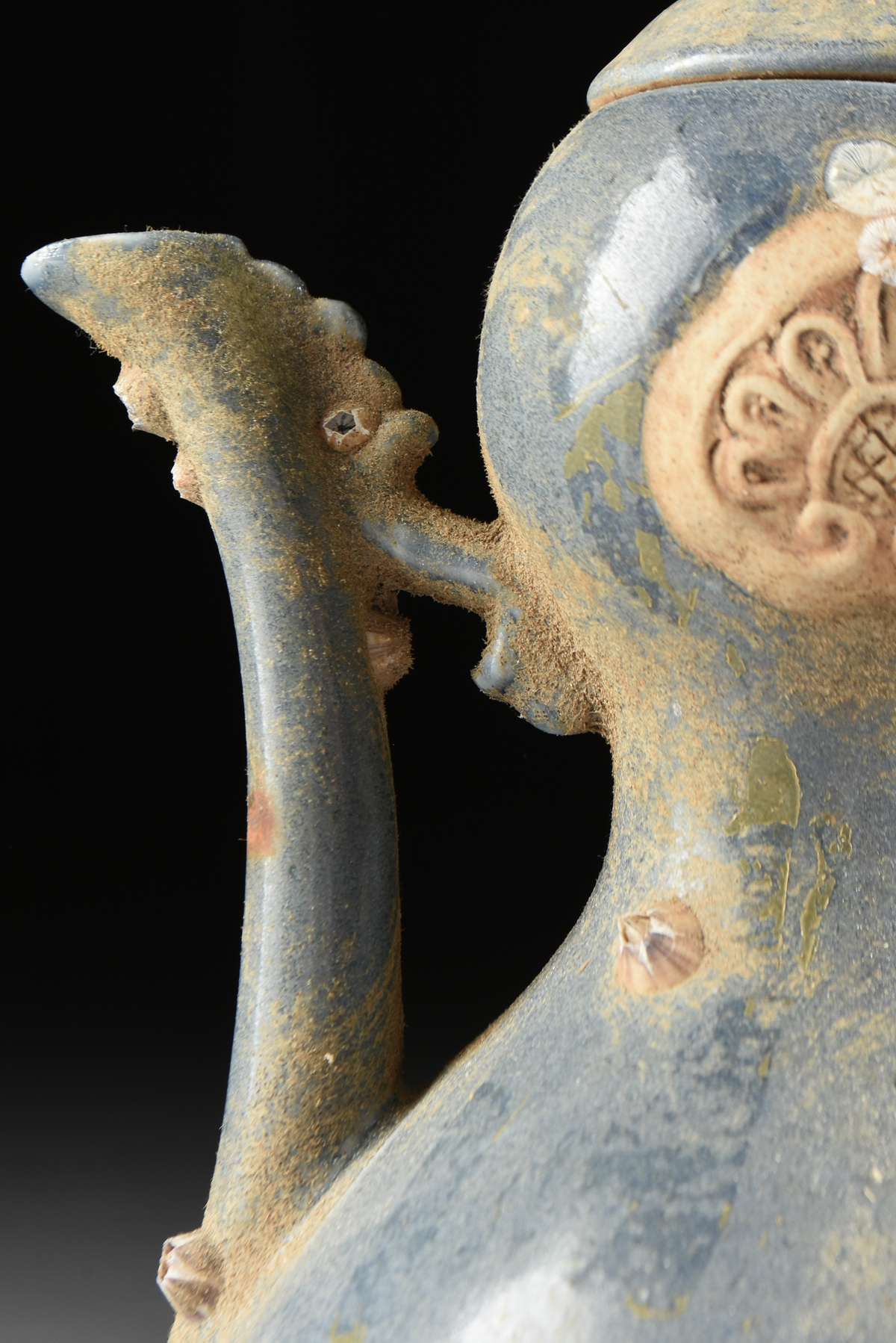 A VIETNAMESE/ANNAMESE BLUE GLAZED DOUBLE GOURD PORCELAIN EWER, SHIPWRECK ARTIFACT, 15TH/16TH - Image 4 of 11