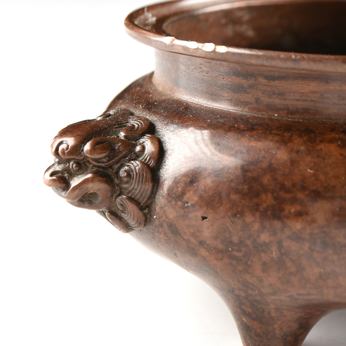 A CHINESE ARCHAISTIC STYLE COPPERED BRONZE TRIPOD CENSER, 19TH/20TH CENTURY, the dished mouth over a - Image 3 of 6