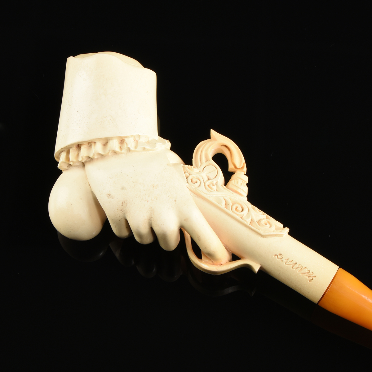 A GROUP OF THREE MEERSCHAUM TOBACCO PIPES, LATE 19TH/EARLY 20TH CENTURY, carved in the form of a - Image 4 of 9