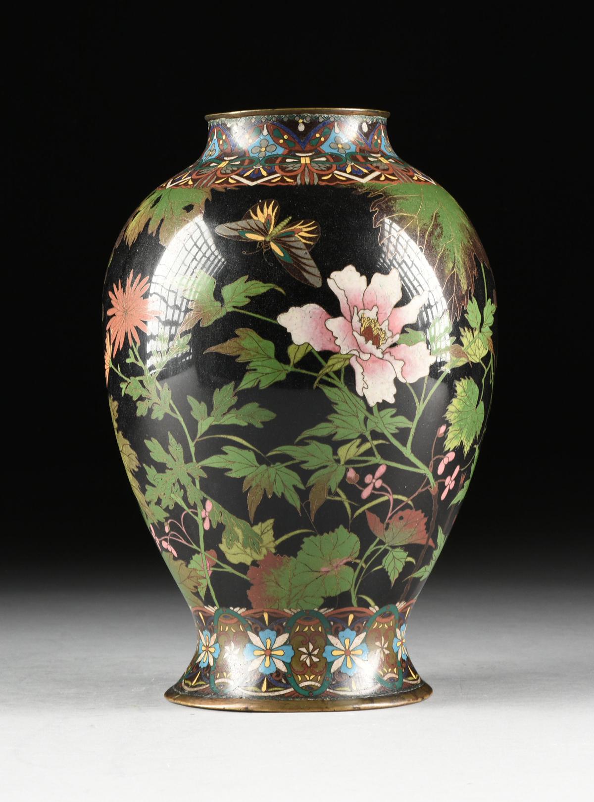 A PAIR OF ANTIQUE JAPANESE BLACK GROUND CLOISONNÃ‰ VASES WITH STANDS, TAISHO PERIOD (1912-1926), - Image 3 of 11