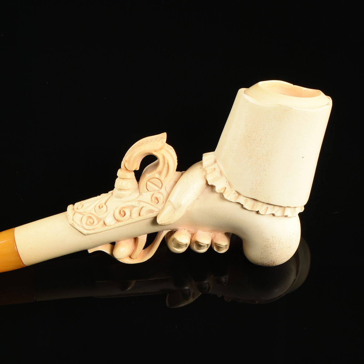 A GROUP OF THREE MEERSCHAUM TOBACCO PIPES, LATE 19TH/EARLY 20TH CENTURY, carved in the form of a - Image 3 of 9