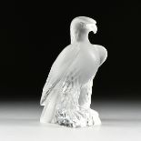 A LALIQUE CRYSTAL"LIBERTY" EAGLE, ENGRAVED SIGNATURE, LATE 20TH CENTURY, modeled with a fierce