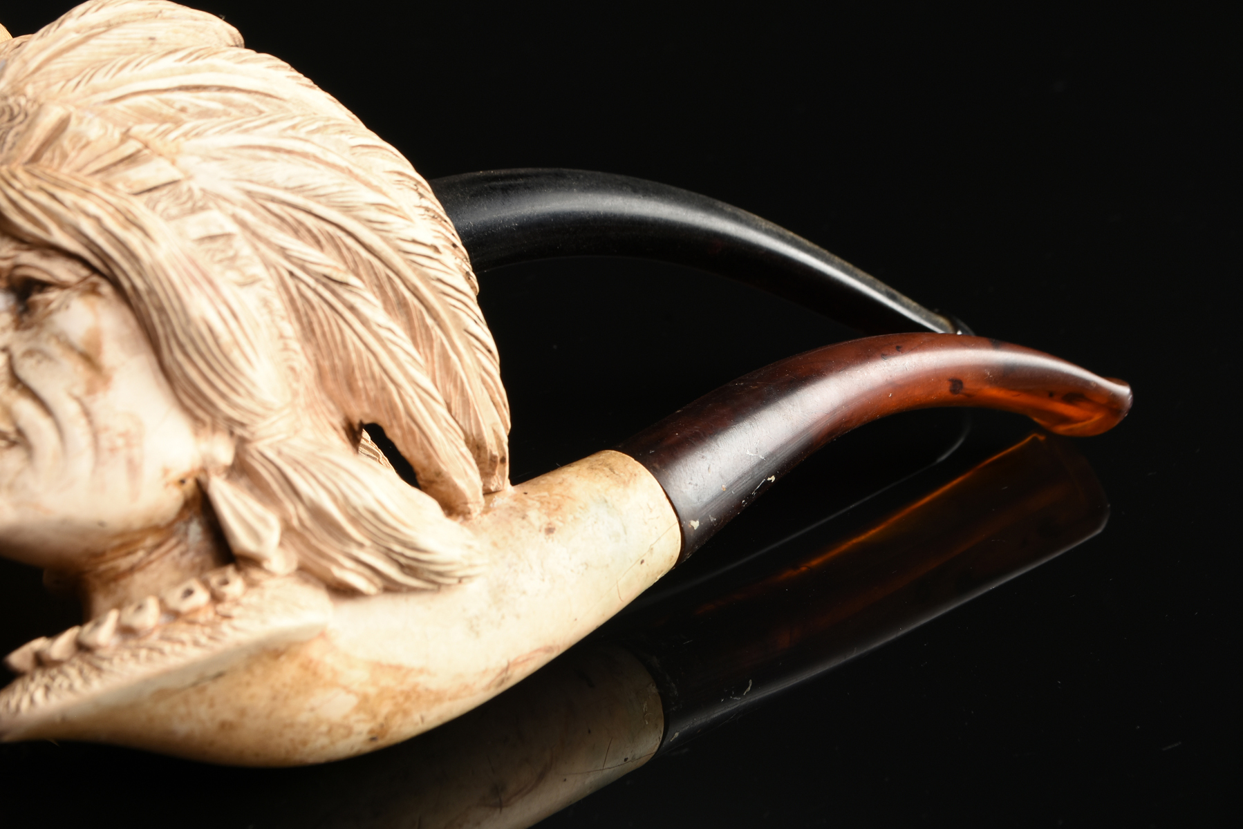 TWO MEERSCHAUM PORTRAIT TOBACCO PIPES, LATE 19TH/EARLY 20TH CENTURY, carved in the form of a - Image 4 of 9