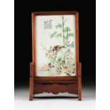 A FAMILLE ROSE PORCELAIN POEM PLAQUE ON STAND, CHINESE REPUBLIC PERIOD (1912-1949), enameled