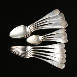A GROUP OF TWENTY-FIVE PIECES OF ENGRAVED STERLING SILVERWARE, EARLY/MID 20TH CENTURY, each handle