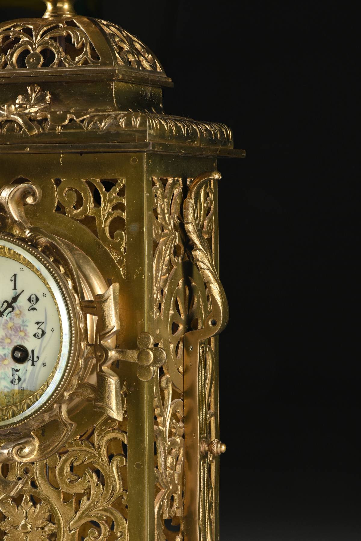 A RENAISSANCE REVIVAL GILT BRONZE MANTLE CLOCK, FRENCH, LATE 19TH CENTURY, the finial cast as - Image 9 of 12