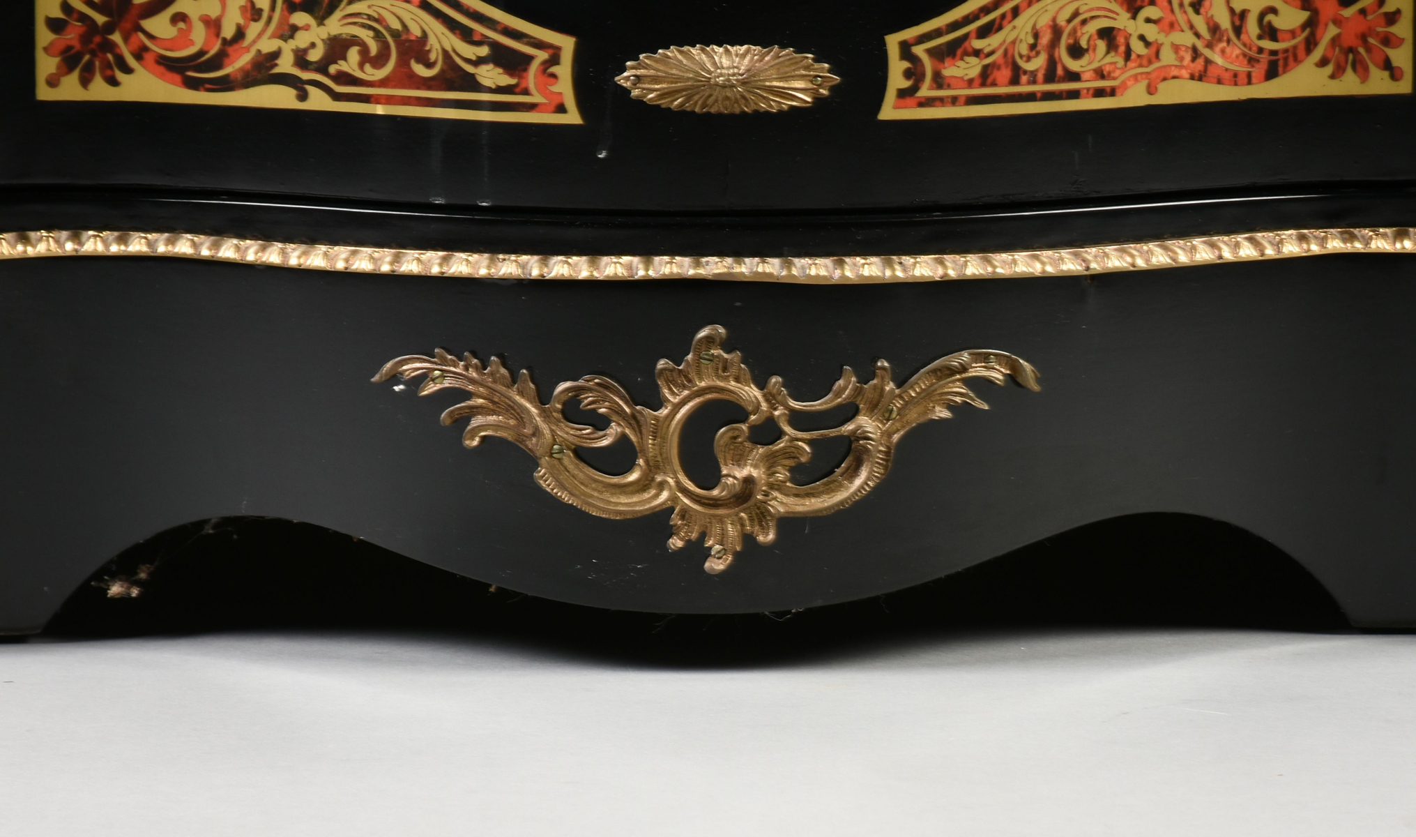 A NAPOLEON III STYLE MARBLE TOPPED AND STENCILED BOULLE MARQUETRY DECORATED EBONIZED CABINET, - Image 7 of 10