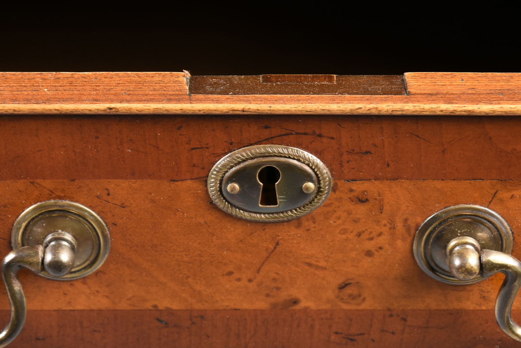 A GEORGE II STYLE WALNUT BURGUNDY LEATHER TOP PARTNER'S DESK, ENGLISH, MID 20TH CENTURY, modeled - Image 6 of 15