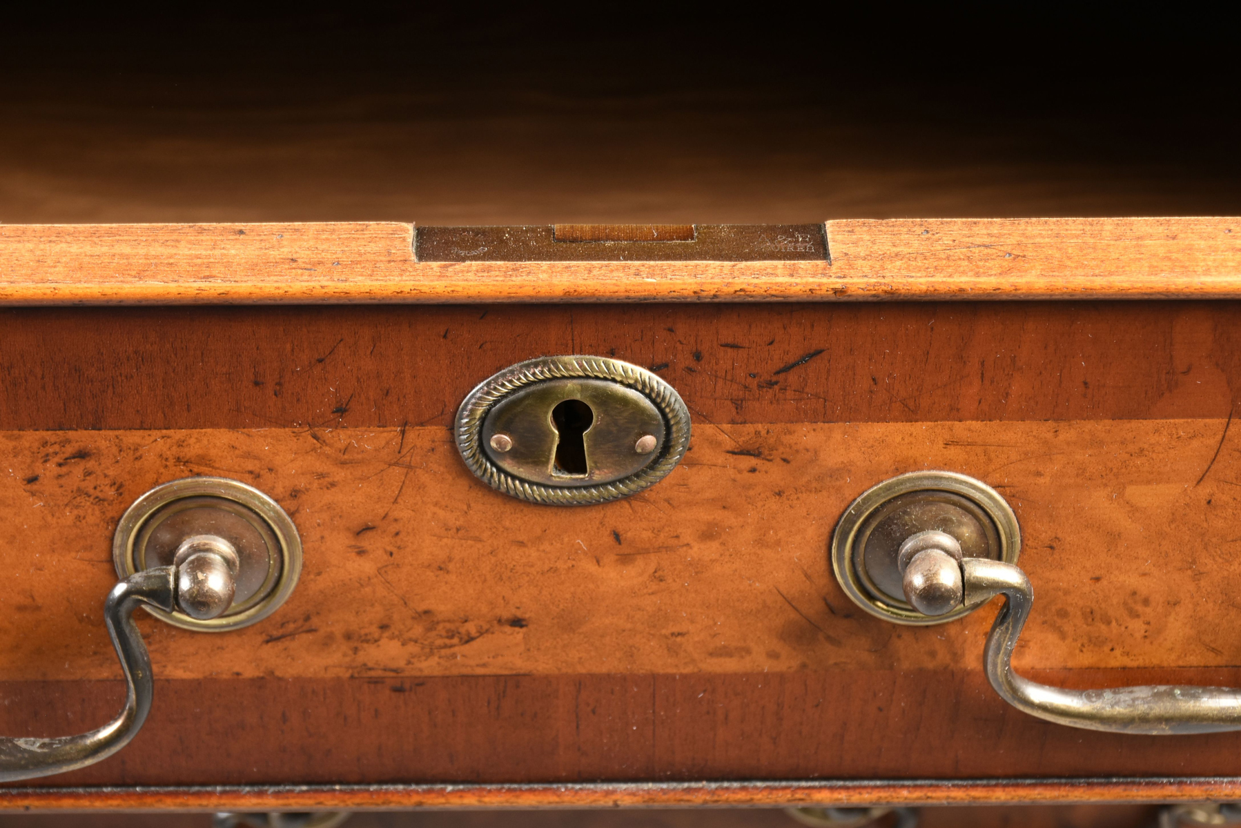 A GEORGE II STYLE WALNUT WHITE LEATHER TOP PARTNER'S DESK, ENGLISH, MID 20TH CENTURY, modeled - Image 6 of 16