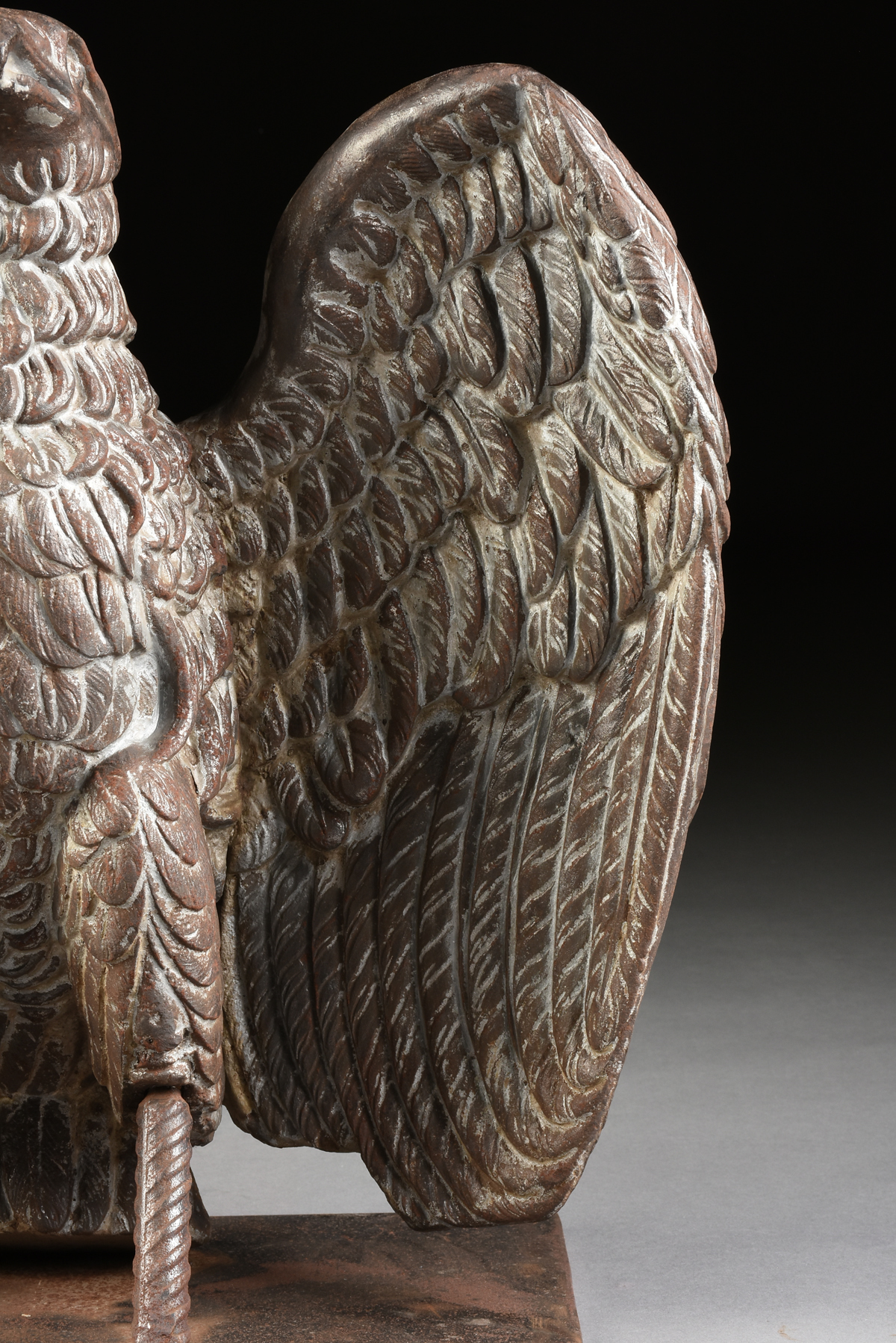 AN AMERICAN CAST IRON AND WELDED STEEL SPREAD WINGED EAGLE SCULPTURE, CIRCA 1900, probably once an - Image 2 of 10