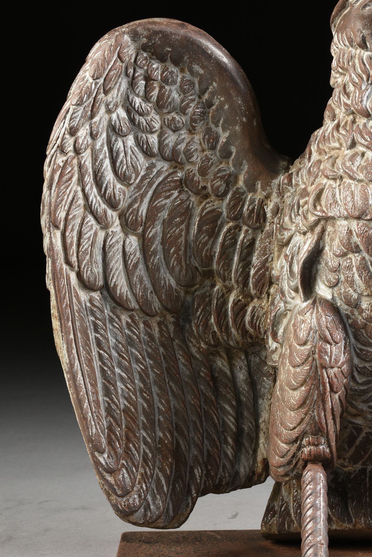 AN AMERICAN CAST IRON AND WELDED STEEL SPREAD WINGED EAGLE SCULPTURE, CIRCA 1900, probably once an - Image 5 of 10