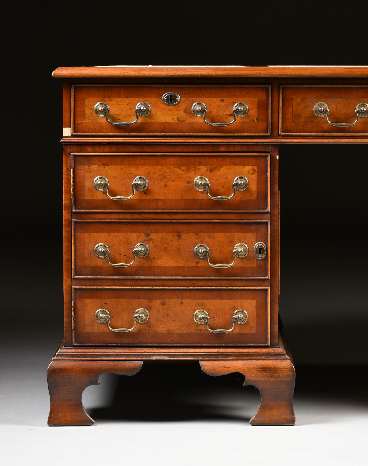 A GEORGE II STYLE WALNUT WHITE LEATHER TOP PARTNER'S DESK, ENGLISH, MID 20TH CENTURY, modeled - Image 2 of 16