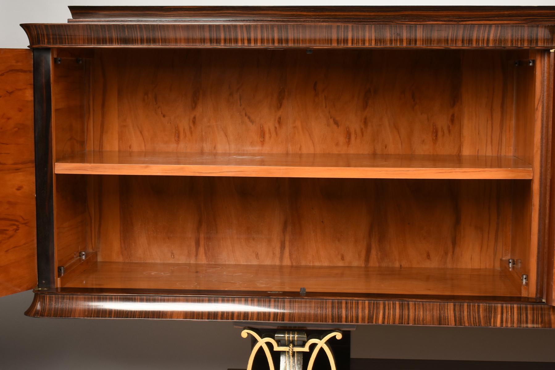 AN ELEGANT FRENCH ART DECO EXOTIC WOODS MARQUETRY INLAID MACASSAR EBONY AND GILT IRON CREDENZA, - Image 8 of 8