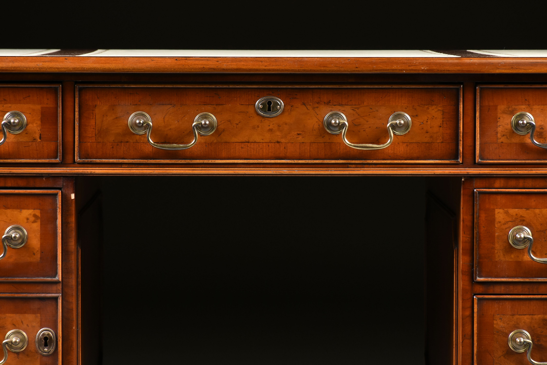 A GEORGE II STYLE WALNUT WHITE LEATHER TOP PARTNER'S DESK, ENGLISH, MID 20TH CENTURY, modeled - Image 3 of 16