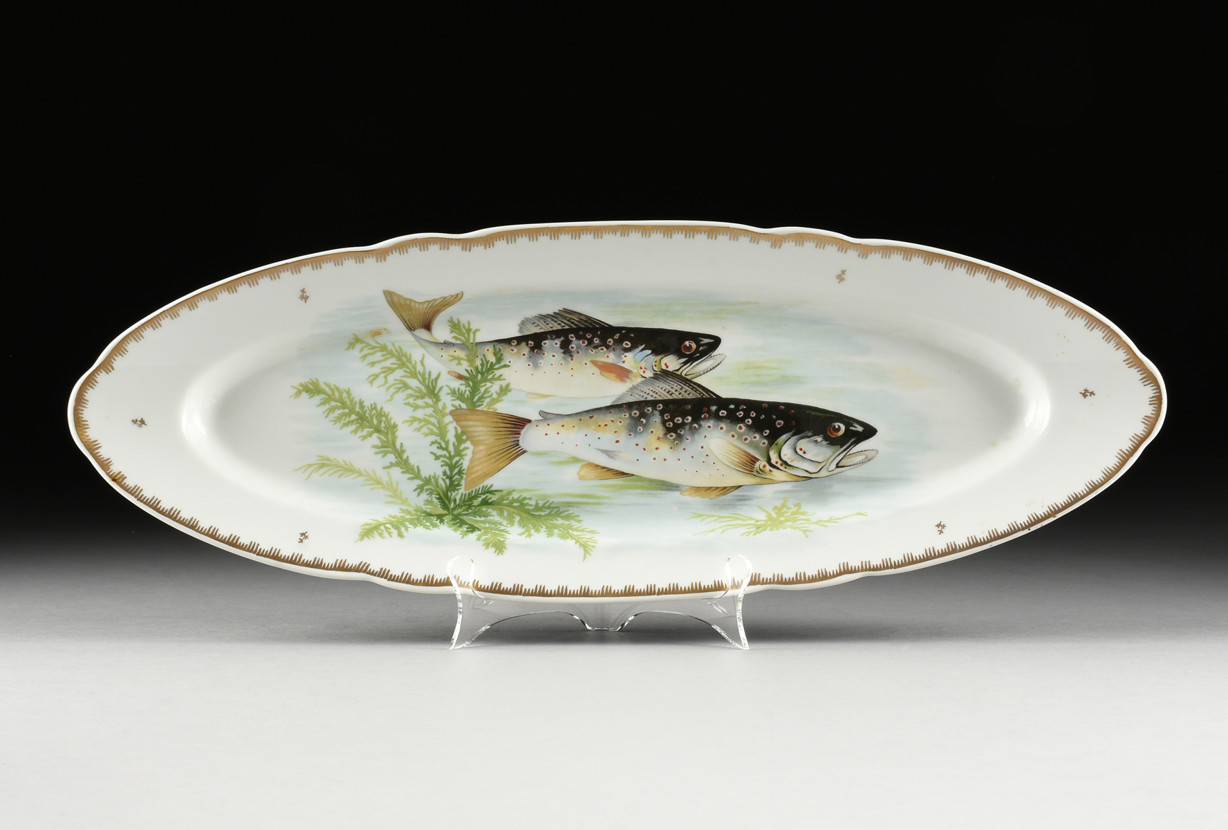 AN ASSEMBLED SIX PIECE GROUP OF FISH DECORATED PORCELAIN DISHES, EACH SIGNED, FRENCH AND WEST - Image 5 of 15