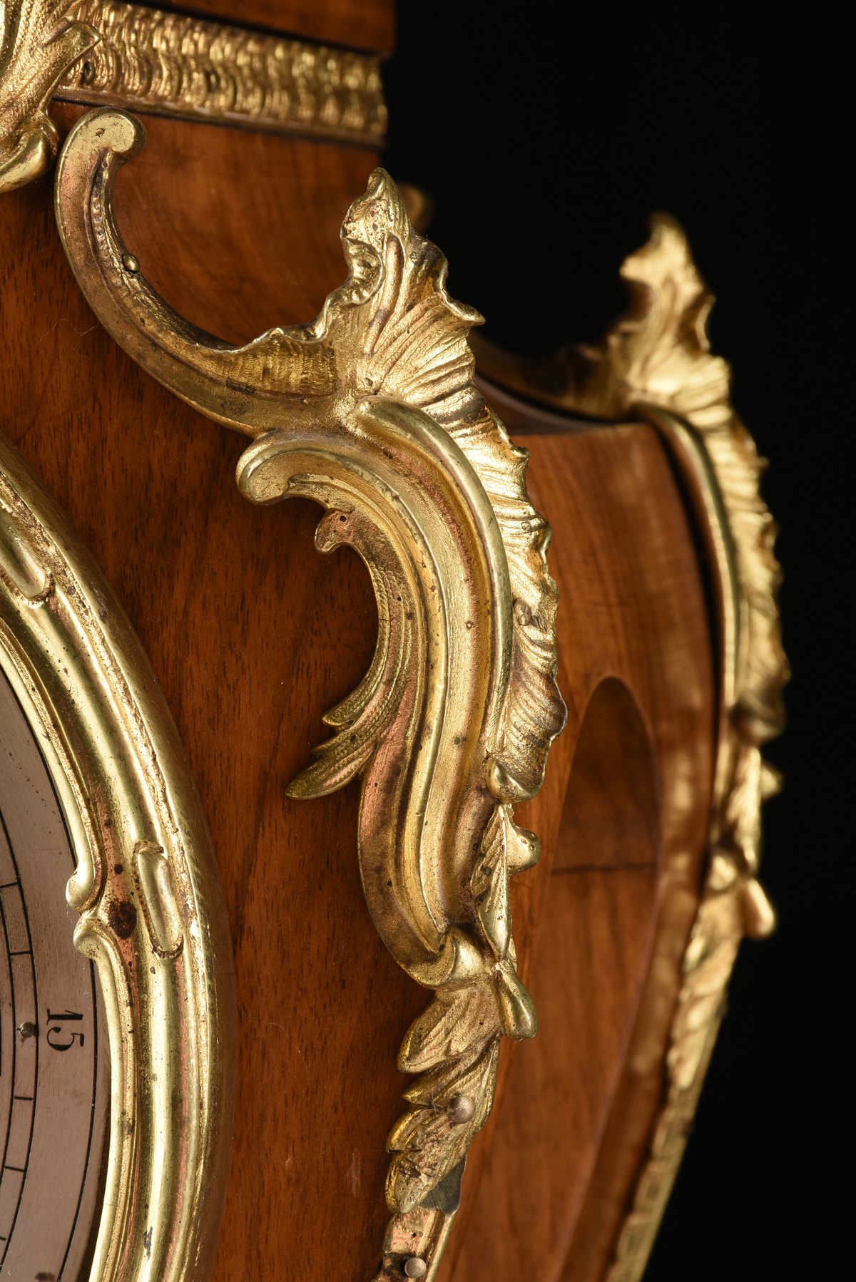 A LOUIS XV STYLE ORMOLU MOUNTED KINGWOOD BRACKET CLOCK, LATE 19TH CENTURY, the tÃªte de poupÃ©e body - Image 7 of 11