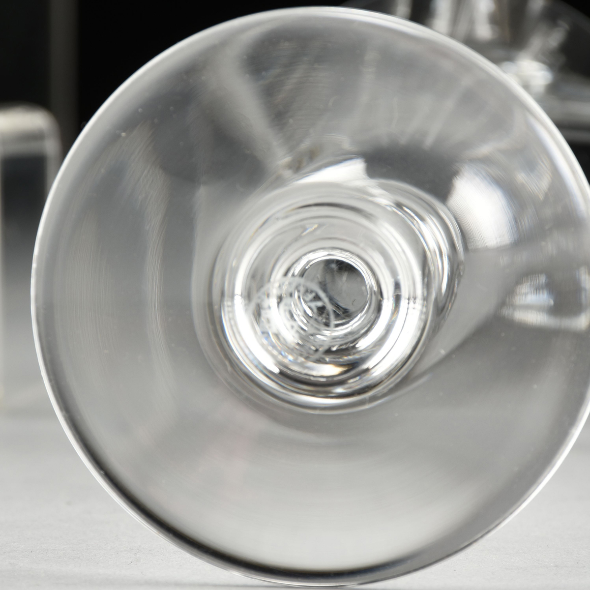 A SET OF TEN BACCARAT CRYSTAL CHAMPAGNE FLUTES, PATTERN 100-192, MODERN, the conical bowl on an - Image 4 of 4