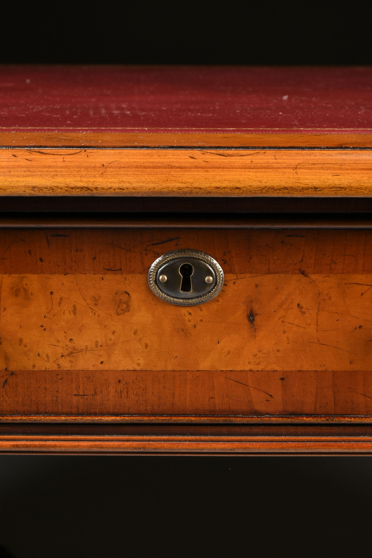 A GEORGE II STYLE WALNUT BURGUNDY LEATHER TOP PARTNER'S DESK, ENGLISH, MID 20TH CENTURY, modeled - Image 8 of 15