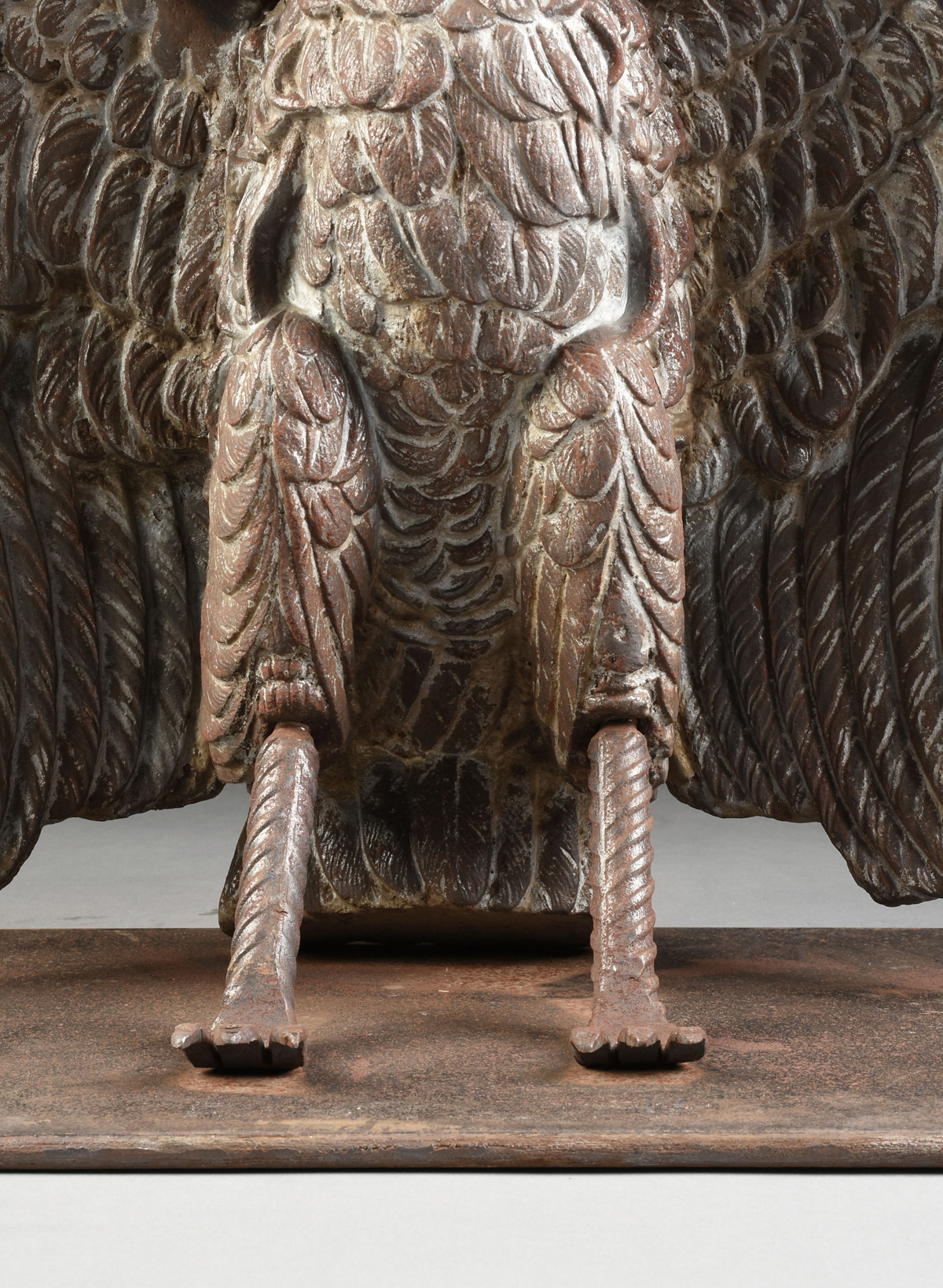 AN AMERICAN CAST IRON AND WELDED STEEL SPREAD WINGED EAGLE SCULPTURE, CIRCA 1900, probably once an - Image 3 of 10