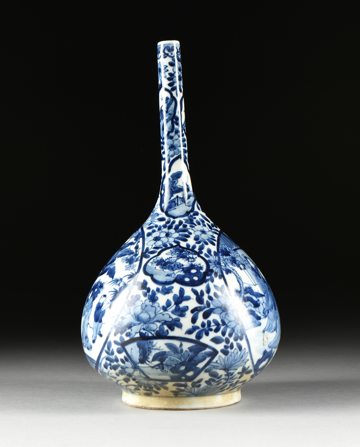 A QING DYNASTY BLUE AND WHITE PORCELAIN BOTTLE VASE, SHIPWRECK ARTIFACT, ATTRIBUTED TO THE KANGXI - Image 3 of 8