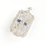 AN ANTIQUE BELLE ÉPOQUE PLATINUM, DIAMOND AND SAPPHIRE BROOCH PENDANT, LATE 19TH/EARLY 20TH