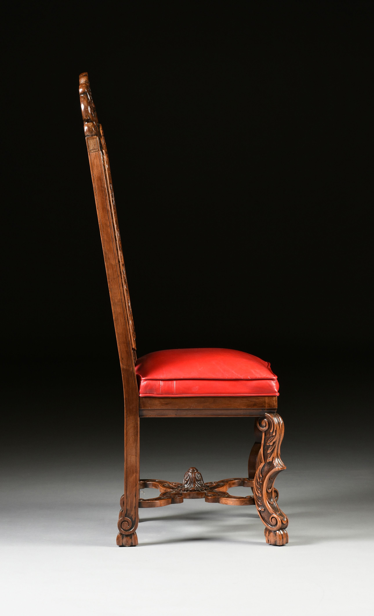 A CHARLES II STYLE CARVED WALNUT AND RED LEATHER UPHOLSTERED SIDE CHAIR, LATE 19TH/EARLY 20TH - Image 10 of 12